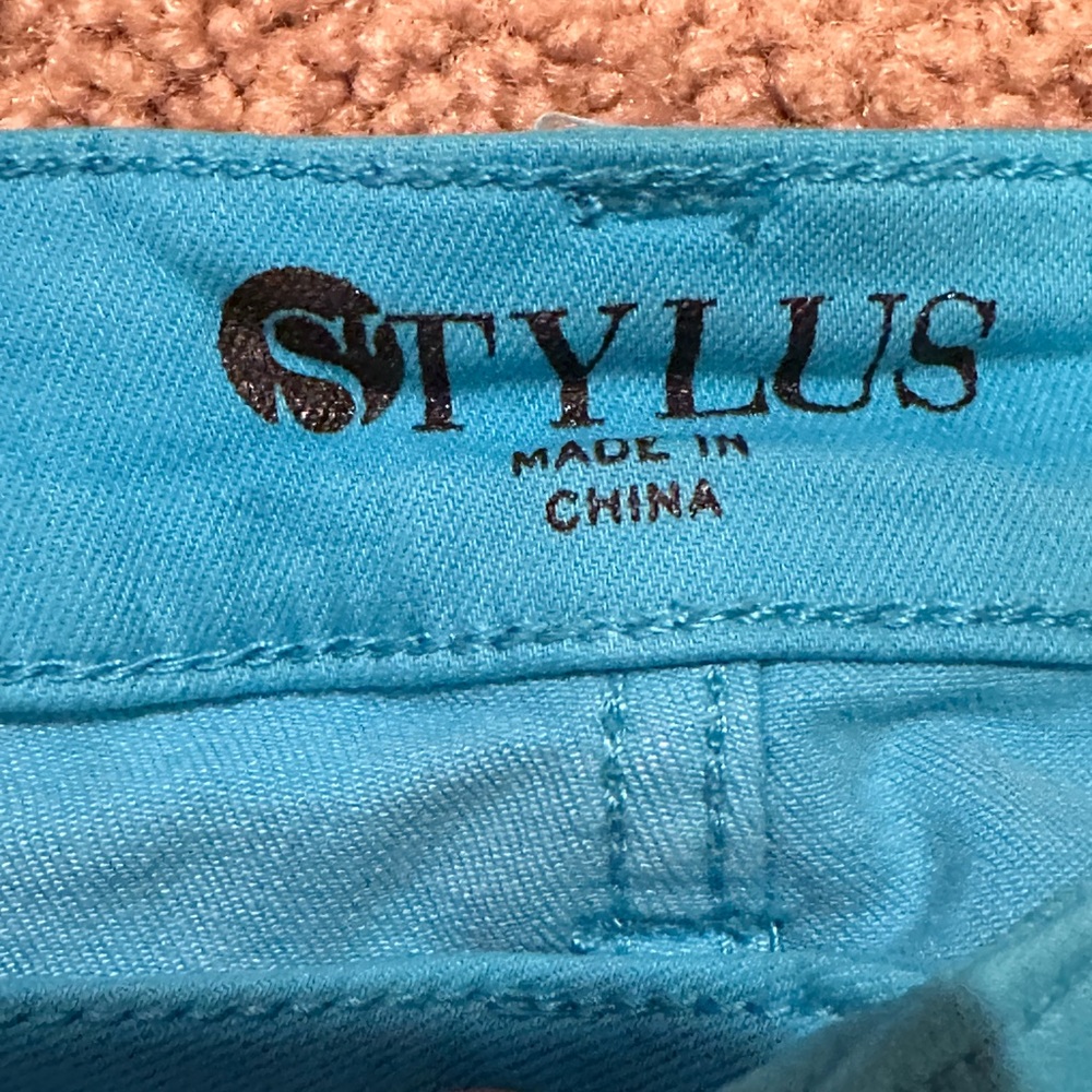 Capris - Picture 2 of 5